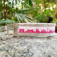 Schlüsselanhänger Schlüsselband Wollfilz hellgrau Webband Skyline Köln rosa weiß Geschenk! Bild 1