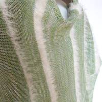Dreieckstuch in Grüntönen, handgestricktes Tuch aus Baumwolle, Geschenk für sie Bild 7