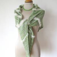 Dreieckstuch in Grüntönen, handgestricktes Tuch aus Baumwolle, Geschenk für sie Bild 8