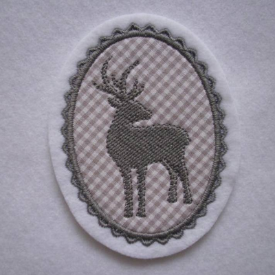 Applikation / Aufnäher oval mit gesticktem Hirsch