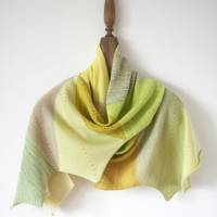 Raffinierter Schal mit Farbverlauf in Grün-Beige-Gelb, gestricktes Tuch aus Merino-Mix, Designer Stola Unikat Bild 2