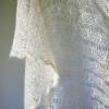 Gestrickte Stola aus Kid-Mohair beige, leichtes Tuch sandfarbig, festlicher Damen-Schal, Umschlagtuch zur Hochzeit Bild 3