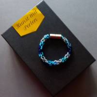 Armband, Häkelarmband türkis blau grau schwarz, Länge 18 cm, Armband aus Rocailles gehäkelt, Glasperlen Bild 1