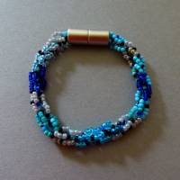 Armband, Häkelarmband türkis blau grau schwarz, Länge 18 cm, Armband aus Rocailles gehäkelt, Glasperlen Bild 2