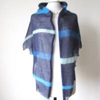 Blaues Dreieckstuch Schultertuch aus Mohair, Stricktuch mit Streifen, leichtes Sommertuch, zartes Umschlagtuch, weich Bild 3
