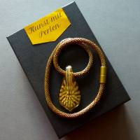 Schlangenkette mit Glasanhänger gold beige, Länge 43 cm, elegante Halskette mit Anhänger, Magnetverschluss Bild 2