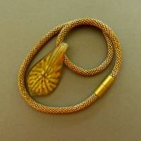 Schlangenkette mit Glasanhänger gold beige, Länge 43 cm, elegante Halskette mit Anhänger, Magnetverschluss Bild 3