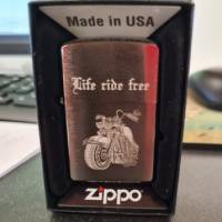 Original Zippo Chrome Brushed mit Life ride free mit Motorrad graviert Bild 1