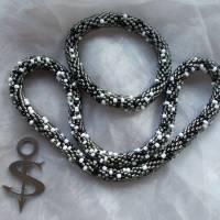 Kette  *SALZ+PFEFFER* schwarz/silber  gehäkelte Halskette Perlenkette Glasperlen Rocailles Bild 2