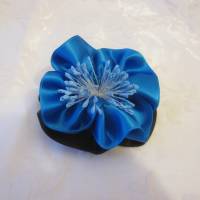 Schwarz-blaue Haarblume Kopfschmuck Haarklammer Satin Blume "Bleu" für festliche Anlässe Bild 1