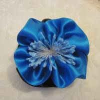 Schwarz-blaue Haarblume Kopfschmuck Haarklammer Satin Blume "Bleu" für festliche Anlässe Bild 3
