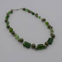 Glasperlenkette 2-fädig gefädelt, flaschengrün - moosgrün, 52 cm, Halskette aus Glasperlen + Acrylperlen, Perlenkette Bild 1