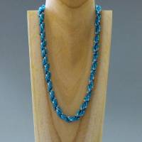Halskette, Häkelkette in Blau- und Türkistönen, 50 cm, Perlenkette aus Glasperlen gehäkelt, Rocailles, Häkelschmuck Bild 1