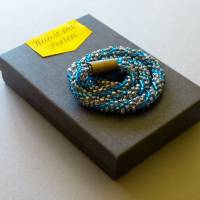 Halskette, Häkelkette in türkisblau und silber, 53 cm,  Perlenkette aus Glasperlen gehäkelt, Rocailles, Häkelschmuck Bild 2