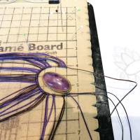 Makramee-Haarspange mit Amethyst in Braun und Violett Bild 10