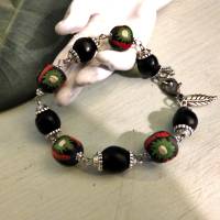 Armband aus afrikanischen Krobo Recyclingglas Perlen - schwarz,grün,rot,silber - 21 cm verlängerbar Bild 4