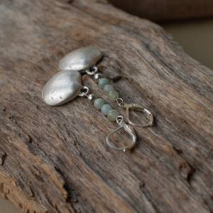 Maritimer Schmuck - Damen-Ohrringe mit Aquamarin-Perlen und silberfarbener Muschel Bild 7