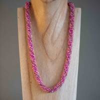 Halskette, Häkelkette rosa und orange, 55 cm, Perlenkette aus Glasperlen gehäkelt, Rocailles, Häkelschmuck Bild 2
