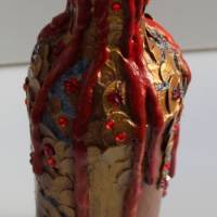 Dekoflasche DRACHENBLUT Upcycling bemalte Flasche Flaschenkunst mit Acrylfarben Dekoration Collage  Herbstdeko Bild 3