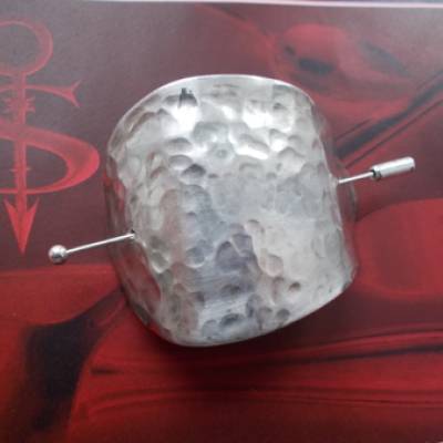 Besteckschmuck Brosche Anstecker *Ovulus* Hammerschlag Lagenlook