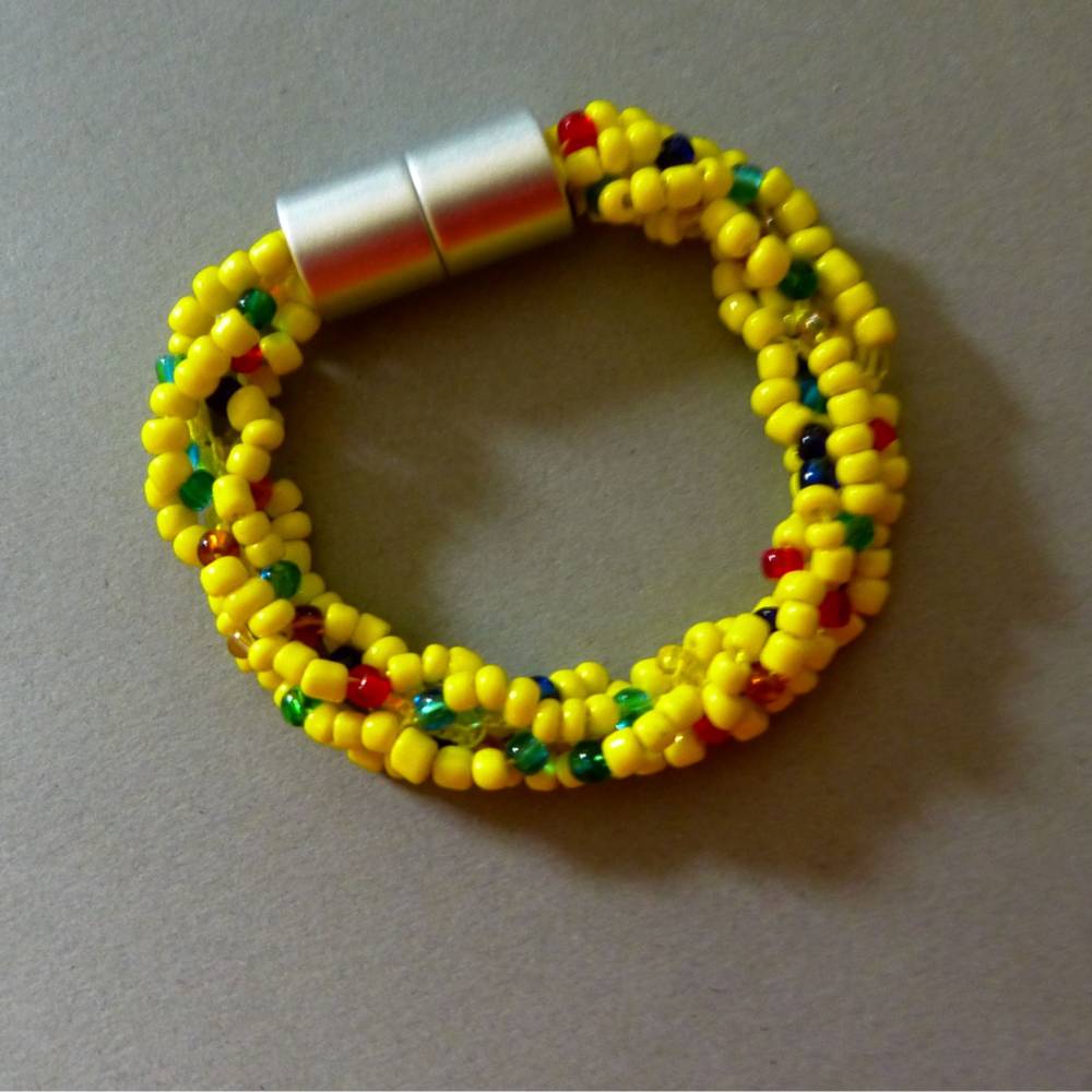 Armband, Häkelarmband gelb mit Farbakzenten, Länge 19 cm, aus Perlen gehäkelt, Glasperlen, Magnetverschluss Bild 1