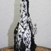Dekoflasche BLACK & WHITE Upcycling Geschenk zu Weihnachten Muttertag Valentinstag Jubiläum künstlerische Wohndeko Bild 3