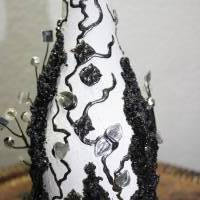 Dekoflasche BLACK & WHITE Upcycling Geschenk zu Weihnachten Muttertag Valentinstag Jubiläum künstlerische Wohndeko Bild 9