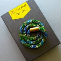 Halskette Spirale, Häkelkette blau türkis grün gold, 48 cm, Perlenkette, Glasperlen gehäkelt, Rocailles, Häkelschmuck Bild 4
