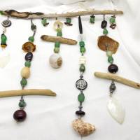 Fensterdeko, Wanddeko, Windspiel, Hängedeko mit Perlen und Treibholz - grün, natur Bild 9