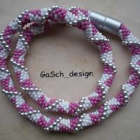 Häkelkette, gehäkelte Perlenkette * Himbeer-Sahne-Schnittchen Bild 1
