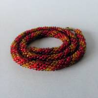 Glasperlenkette Spirale gehäkelt, rot gelb, 50 cm, Häkelkette, Halskette aus Glasperlen, Rocailles, Perlenkette, Schmuck Bild 1