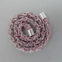 Halskette, Häkelkette in altrosa, lila + weiß, 49 cm, Perlenkette aus Glasperlenmix gehäkelt, Rocailles, Häkelschmuck Bild 2
