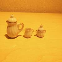 Miniatur Porzellan Kaffeeservice - Kernstück -   für das Puppenhaus oder zur Dekoration oder zum Basteln - Puppenhaus Bild 3