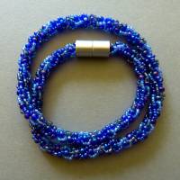 Halskette, Häkelkette blau violett, Länge 51 cm, Perlenkette, Glasperlen gehäkelt, Rocailles, Häkelschmuck Bild 1