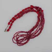 Perlenkette rot + silber, gehäkelt + gefädelt Glasperlen und Wachsperlen, 86 cm, lange Halskette, Häkelkette Bild 1