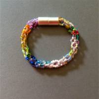 Armband, Häkelarmband in Farbakzenten, Länge 17 cm, Armkettchen Rocailles gehäkelt, Magnetverschluß Bild 1