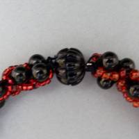 Halskette, Häkelkette rot und schwarz, Länge 45 cm, Perlenkette aus Glasperlenmix gehäkelt, Rocailles, Häkelschmuck Bild 3