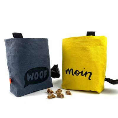 Hunde Leckerlibeutel mit Kotbeutelspender aus Dry Oilskin | selbst entworfene Sprüche | Siebdruck | Handmade