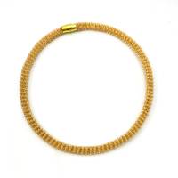hand gestricktes, goldfarbenes Kupfer-Collier / Schlauchkette / Halsreif mit Magnetverschluss und eingestrickten Rocaill Bild 1