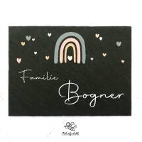 Türschild Schiefer Regenbogen, Familienschild handbemalt, Namensschild Familie, Schieferschild personalisiert Bild 1