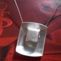 Besteckschmuck Collier *Square*  Kissen-Perle auf Löffel am Stahlband Bild 1
