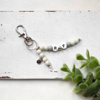 personalisierter Schlüsselanhänger • Perlen | Farbwahl | Geschenkidee Bild 2