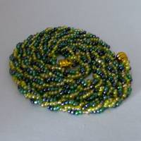 lange Halskette, Häkelkette in Grüntönen, Länge 78 cm, Perlenkette aus Rocailles gehäkelt, Rocailles, Häkelschmuck Bild 1