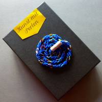 Halskette, Häkelkette bleistiftblau mit bunt, 46 cm, Perlenkette aus Rocailles gehäkelt, Glasperlenkette, Häkelschmuck Bild 2