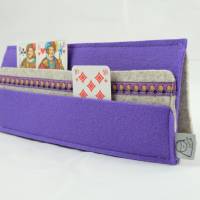 Kartenhalter aus Wollfilz in lila  und grau mit Webband Schnecke Bild 3