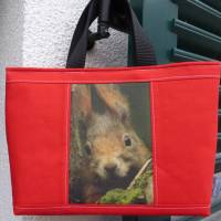 Kindergartentasche 'Eichifred' in Rot, Tasche mit Eichhörnchen, echte Fotografie, individualisierbar Bild 1