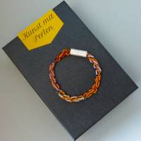 Armband, Häkelarmband in weiß grau lila orange, Länge 20 cm,  Armband aus Rocailles gehäkelt Bild 1