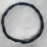 Kette  *out*in* anthrazit  gehäkelte Halskette Perlenkette Glasperlen Rocailles Bild 4