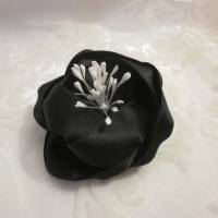 Schwarze Brosche Trauer Anstecker Satin Blume "Geraldine" für festliche Anlässe Bild 2