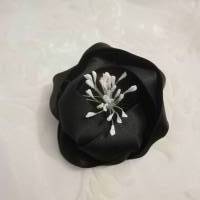 Schwarze Brosche Trauer Anstecker Satin Blume "Geraldine" für festliche Anlässe Bild 4